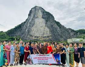 Đoàn khách đi tham quan Thái Lan cùng Grandviet Tour