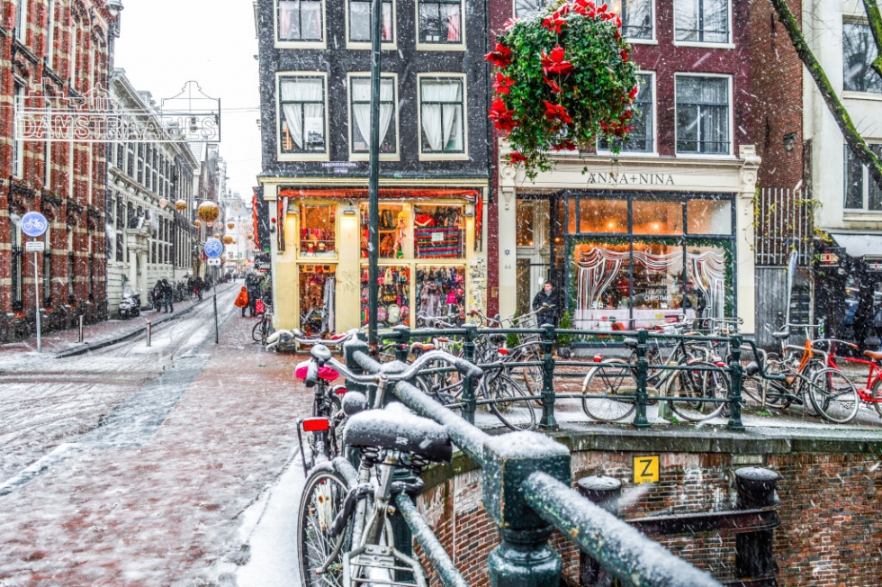 Tuyết phủ nhẹ tại Amsterdam
