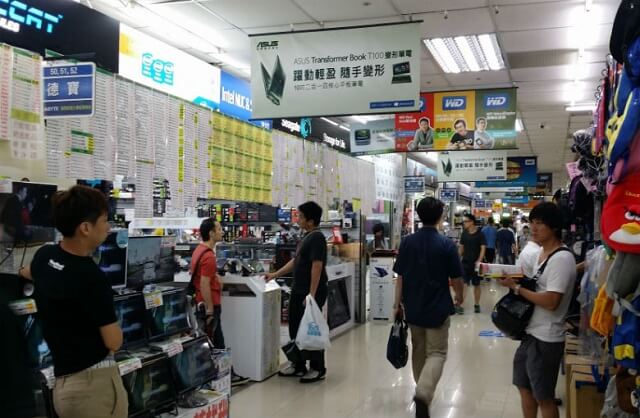 Đồ điện tử được bán vô vàn tại Đài Loan
