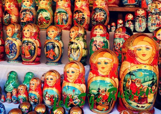 Các món đồ lưu niệm ý nghĩa được bầy bán tại Chợ đồ cổ Izmailovo 