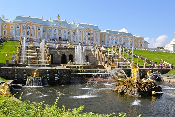 Đài phun nước tại cung điện mùa hè 