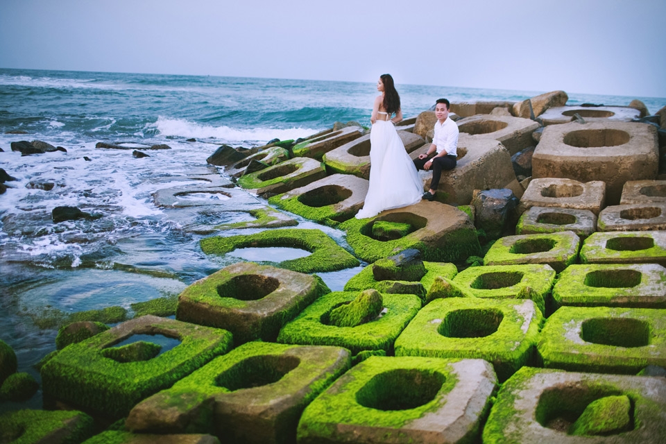 Bãi đá rêu xanh - Địa điểm lý tưởng để chụp ảnh cưới