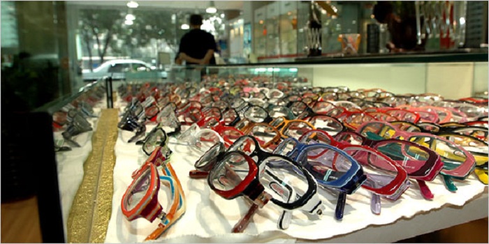 Một cửa hàng kính ở Trung Quốc