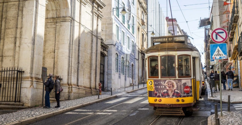 Xe điện tram 28 tại lisbon