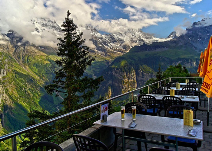 Quán bar thuộc khách sạn Edelweiss, Mürren, Thụy Sĩ