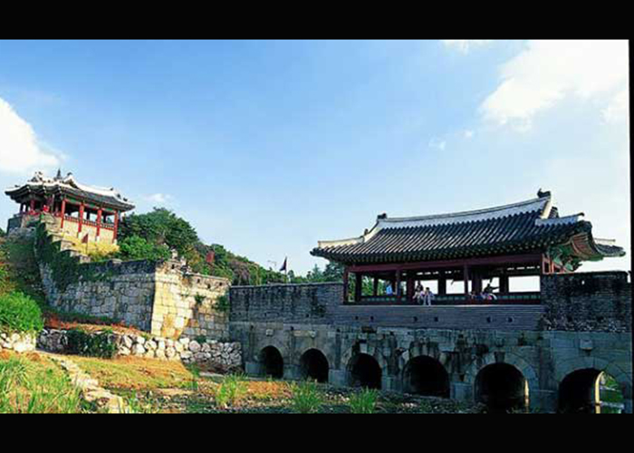 Điện thờ Hwaryeongjeon