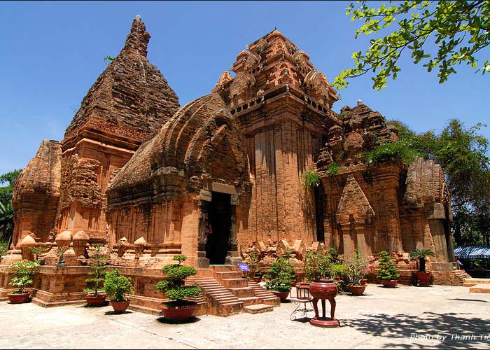 thap-ba-ponagar
