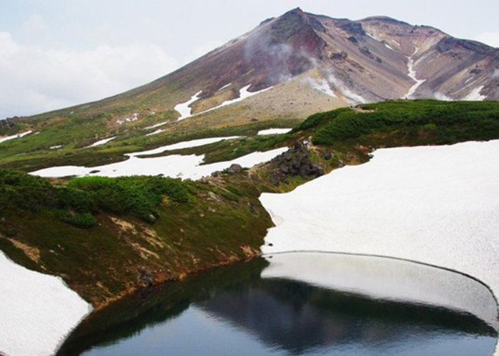 Núi Hokkaido hùng vĩ