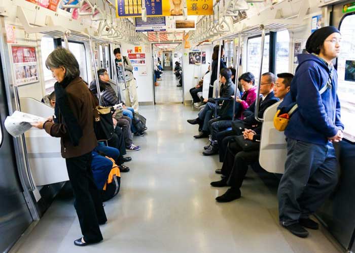 Có thể tới Odaiba bằng những phương tiện công cộng